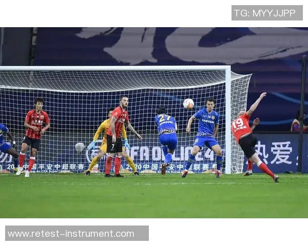 上海上港与北京队激战正酣精彩直播全程回顾与分析